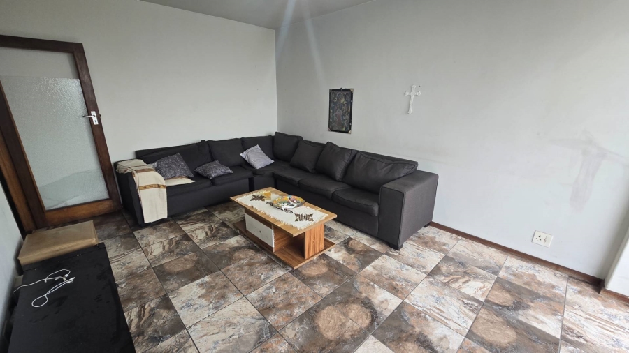 1 Bedroom Property for Sale in Oakdale Western Cape